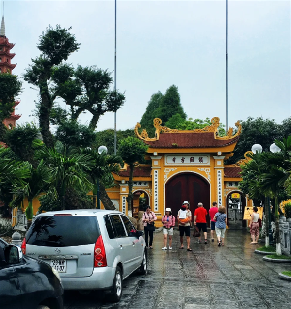 越南当地的风俗民情怎么样(游玩要注意什么)