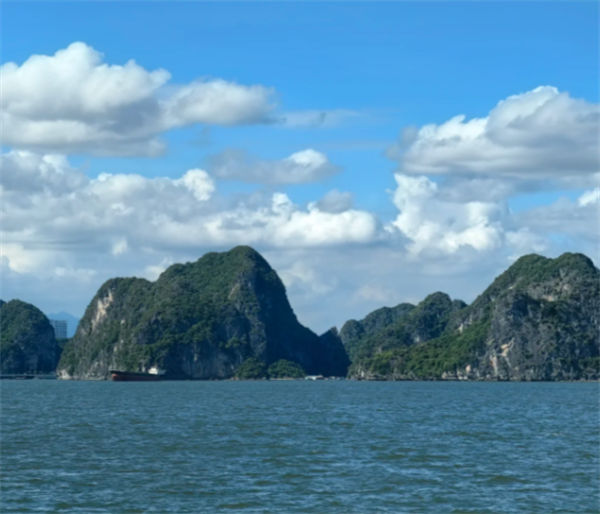 越南下龙市旅游景点有什么(要花多少钱呢)