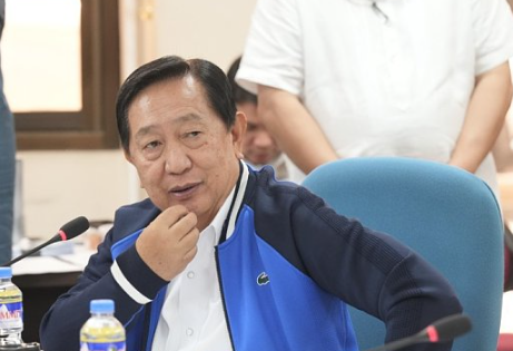 华商招认具有我国和菲律宾两本护照