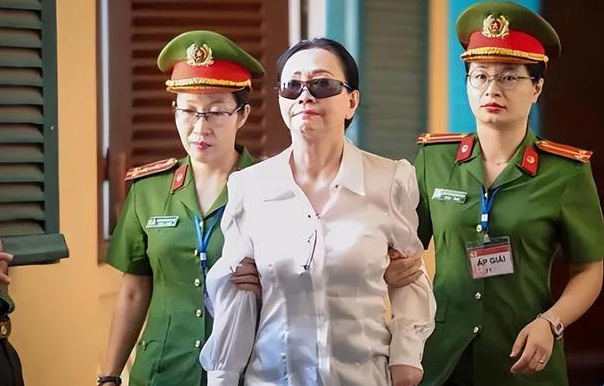 越南女首富挪用近900亿元被判死刑