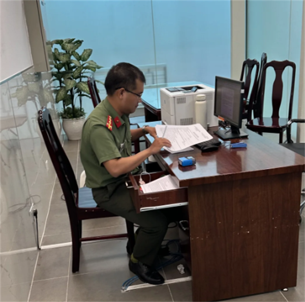 越南机场小黑屋需要多少钱(能用手机吗)