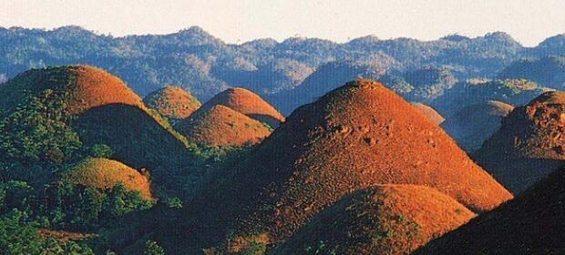 菲律宾巧克力山的位置 菲律宾巧克力山最佳观赏时间