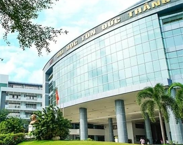 越南胡志明市大学入学难度高吗(是几年毕业制)