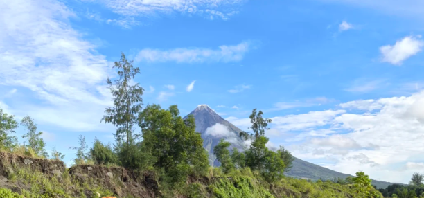 菲律宾火山在哪个地方(火山旅游景点)