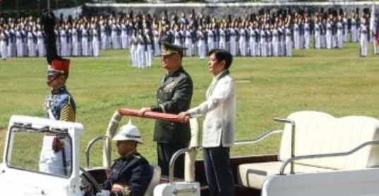 菲律宾空军在77周年庆典上重申保卫国家承诺