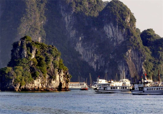 越南下龙夏天一个人去哪旅游(夏日美食推荐)