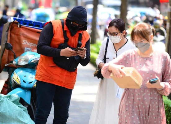 越南消费者在线上平台花费数十亿美元