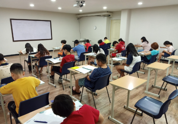 菲律宾教育部预算狂砍120亿比索