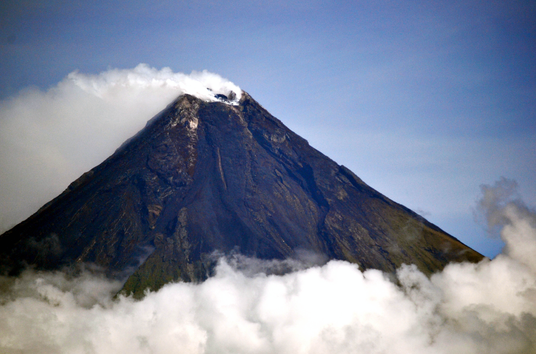 菲律宾马荣火山在哪(旅游介绍)