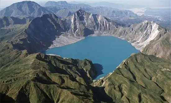 菲律宾活火山（奥斯洛布火山的景观）