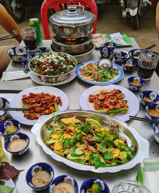 越南民间传统美食（越南春卷）