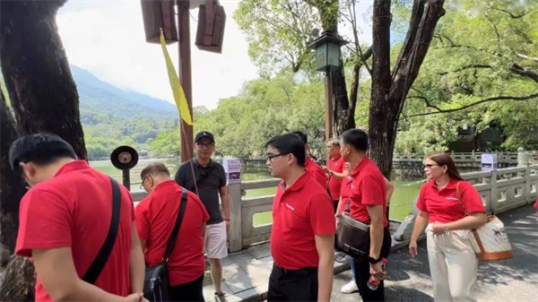 在菲律宾找个翻译去哪里(要多少钱)