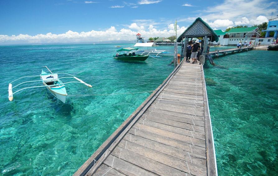 菲律宾沙滩游玩特色