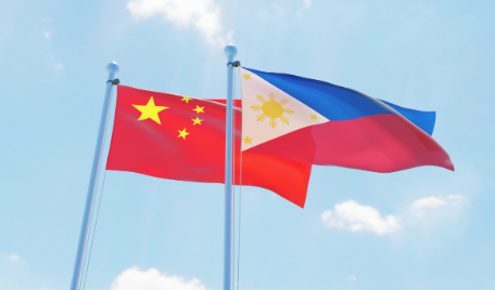 介绍一下菲律宾国旗(图案象征的意义)