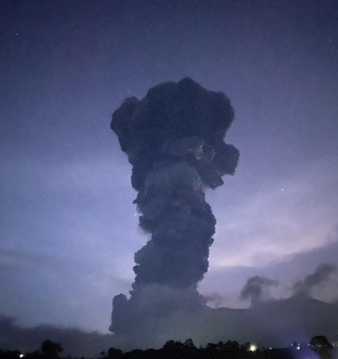 菲律宾中部火山喷发