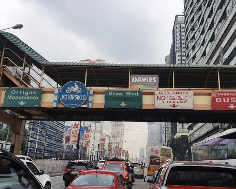 菲律宾：道路施工暂停、商场延迟开门